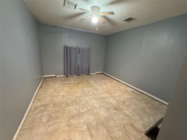 1607 Fieldstone, Tecumseh, OK 74873