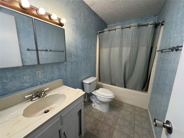 1607 Fieldstone, Tecumseh, OK 74873