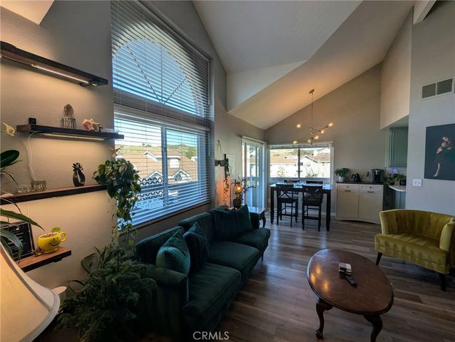 26857 Claudette 134, Canyon Country, CA 91351