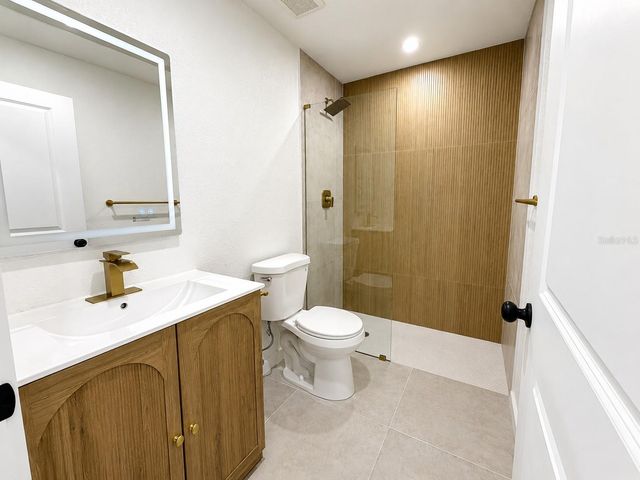 3386 39TH STREET S B, St Petersburg, FL 33711