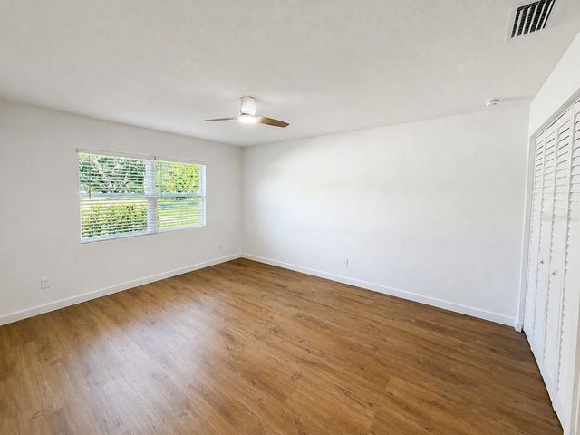 3386 39TH STREET S B, St Petersburg, FL 33711