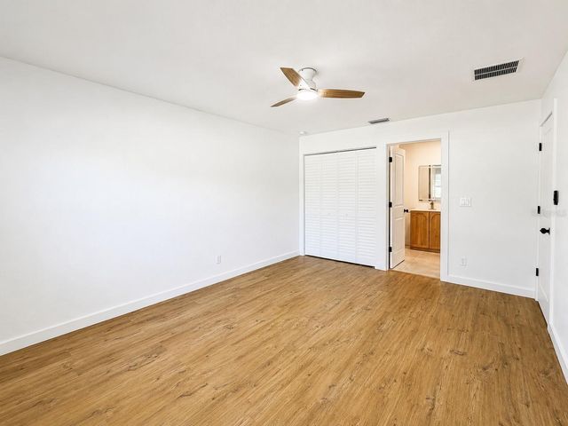 3386 39TH STREET S B, St Petersburg, FL 33711