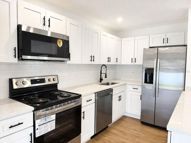 3386 39TH STREET S B, St Petersburg, FL 33711
