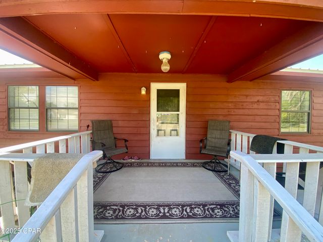 6913 Broadway Street, Grand Ridge, FL 32442