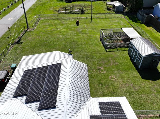 6913 Broadway Street, Grand Ridge, FL 32442