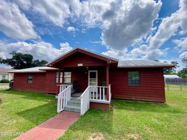 6913 Broadway Street, Grand Ridge, FL 32442