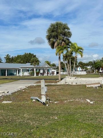 13651 Sora DR, Fort Myers, FL 33908