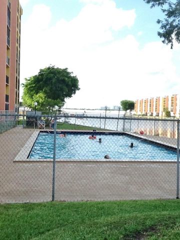 4721 NW 7th St 104-12, Miami, FL 33126