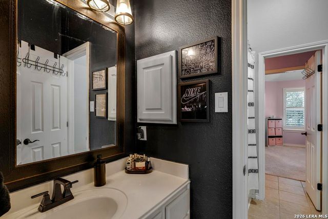 8706 Timberland Trl, Boerne, TX 78015