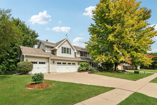 12851 Walnut Ridge Drive, Clive, IA 50325