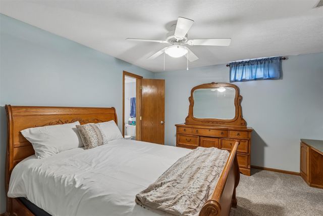 12851 Walnut Ridge Drive, Clive, IA 50325