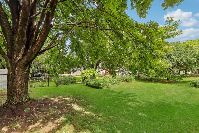12851 Walnut Ridge Drive, Clive, IA 50325