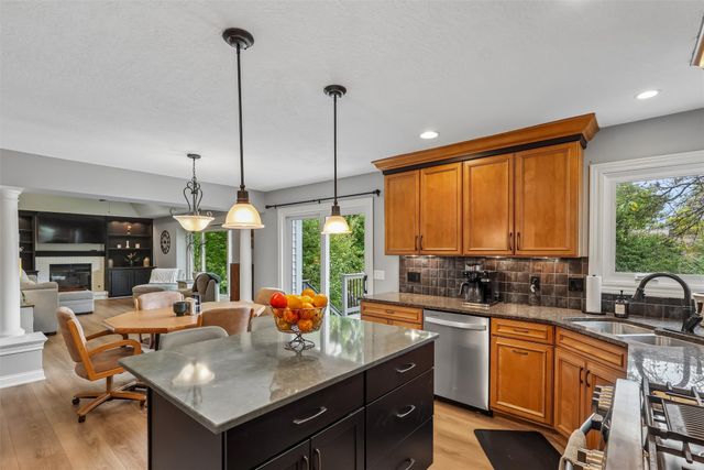 12851 Walnut Ridge Drive, Clive, IA 50325