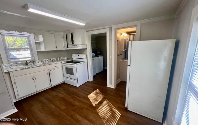 202 Lewis Street, Bladenboro, NC 28320