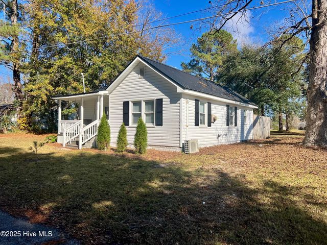 202 Lewis Street, Bladenboro, NC 28320