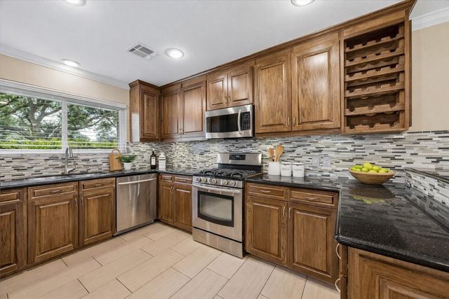 1607 Willowby Drive, Houston, TX 77008