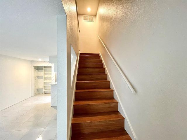 2100 Wilcrest Drive 123, Houston, TX 77042