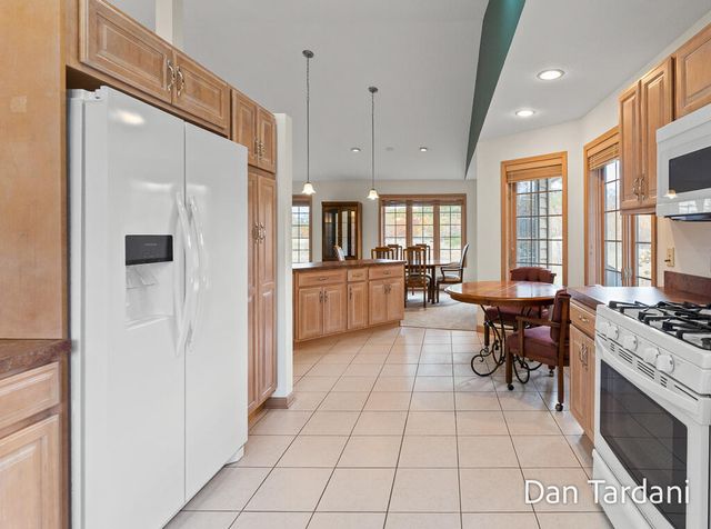 1648 E Harbour Towne Circle, Muskegon, MI 49441