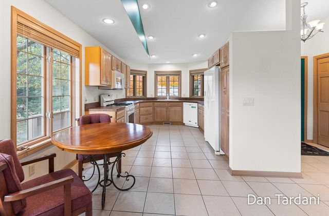 1648 E Harbour Towne Circle, Muskegon, MI 49441