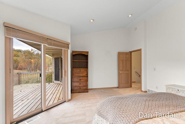 1648 E Harbour Towne Circle, Muskegon, MI 49441