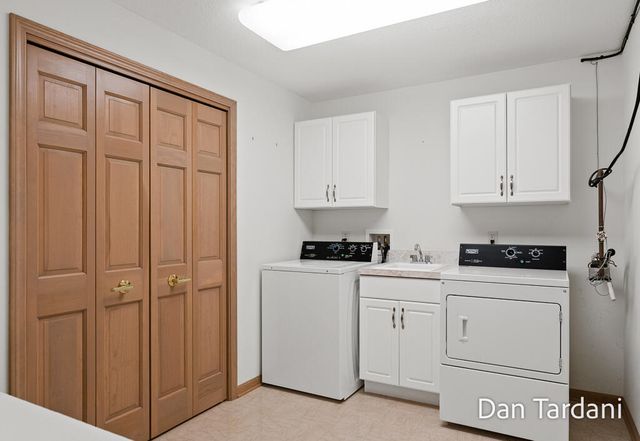 1648 E Harbour Towne Circle, Muskegon, MI 49441