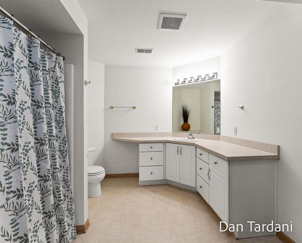 1648 E Harbour Towne Circle, Muskegon, MI 49441