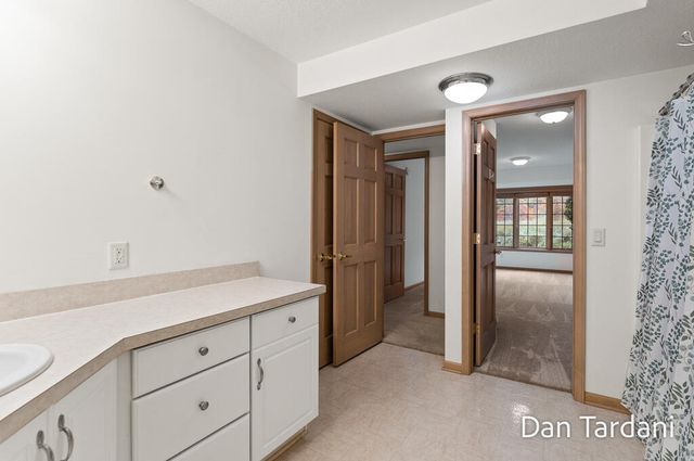 1648 E Harbour Towne Circle, Muskegon, MI 49441