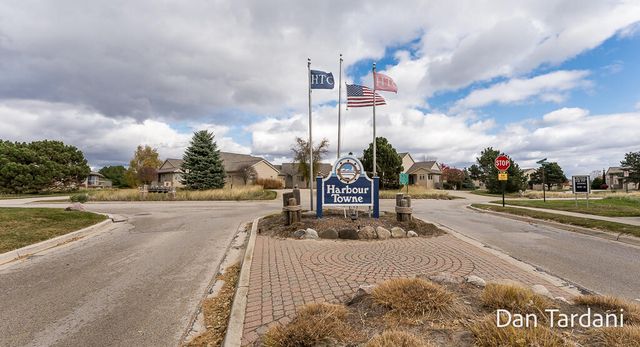 1648 E Harbour Towne Circle, Muskegon, MI 49441