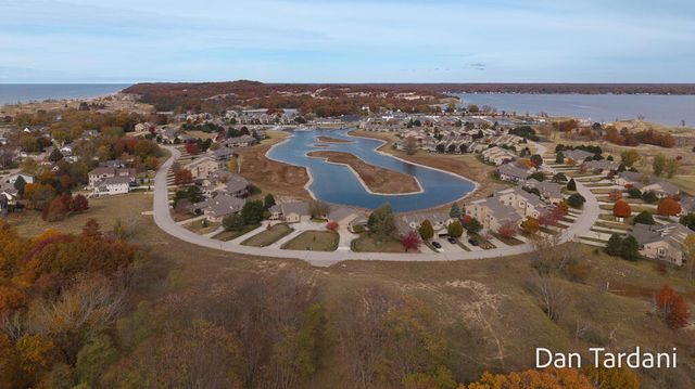 1648 E Harbour Towne Circle, Muskegon, MI 49441