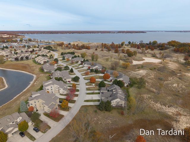 1648 E Harbour Towne Circle, Muskegon, MI 49441