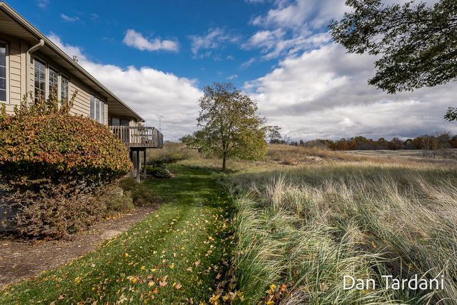 1648 E Harbour Towne Circle, Muskegon, MI 49441