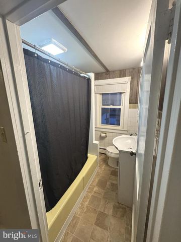 305 S 4TH ST, Hamburg, PA 19526