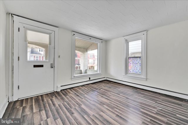 305 S 4TH ST, Hamburg, PA 19526