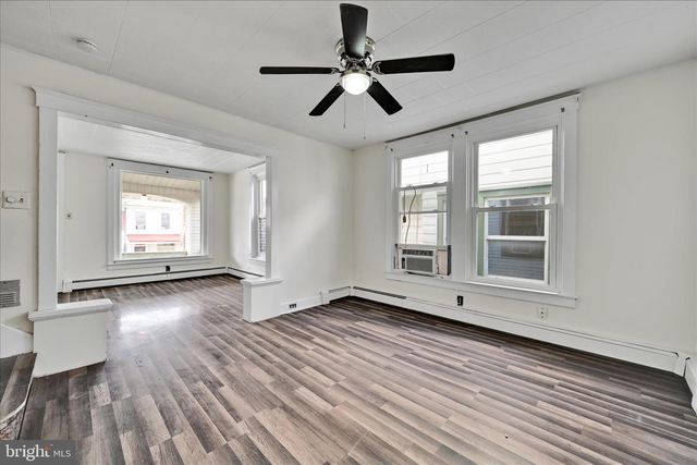 305 S 4TH ST, Hamburg, PA 19526