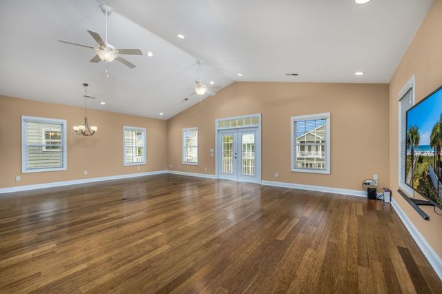 732 Ashland Ave., North Myrtle Beach, SC 29582