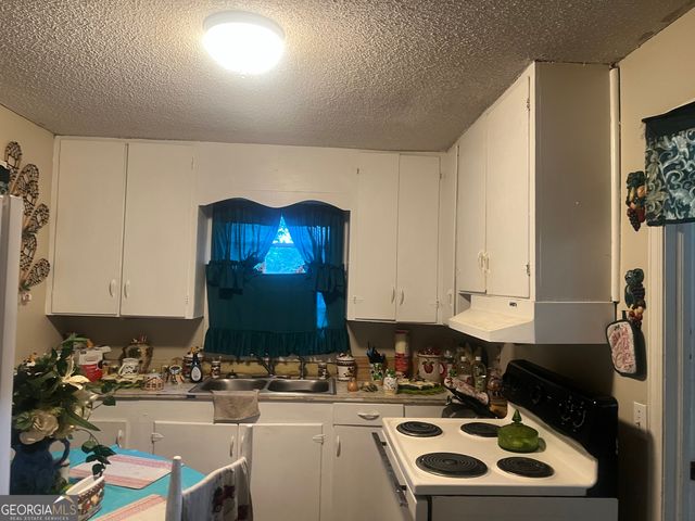 1009 Kitchens Avenue, Douglas, GA 31533
