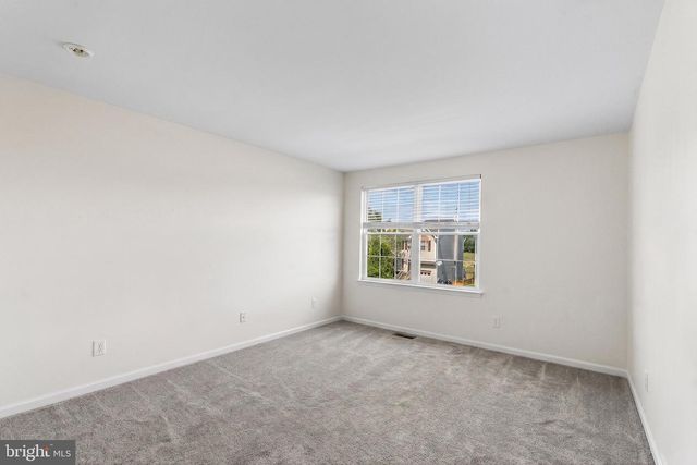 117 ARROWHEAD DR, Burlington, NJ 08016