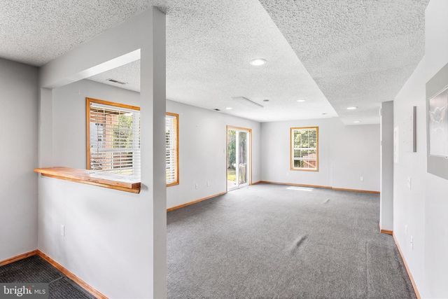 117 ARROWHEAD DR, Burlington, NJ 08016
