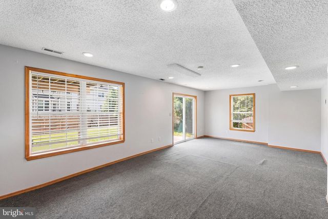 117 ARROWHEAD DR, Burlington, NJ 08016