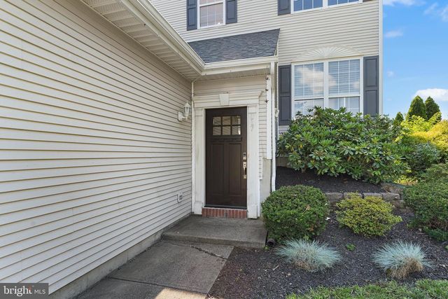 117 ARROWHEAD DR, Burlington, NJ 08016