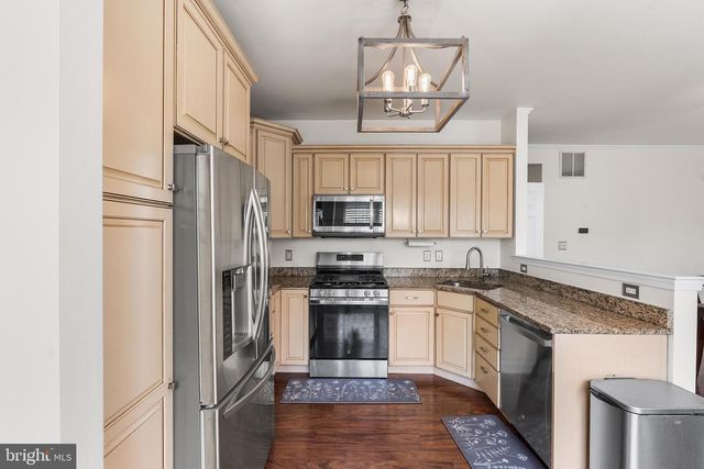 117 ARROWHEAD DR, Burlington, NJ 08016