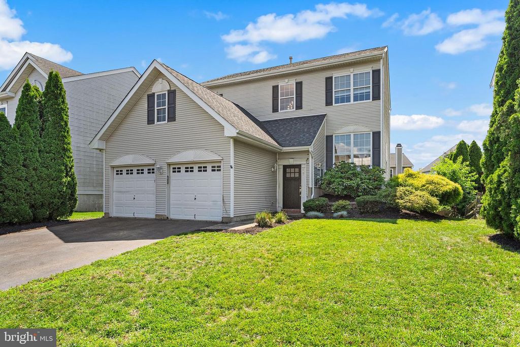 117 ARROWHEAD DR, Burlington, NJ 08016