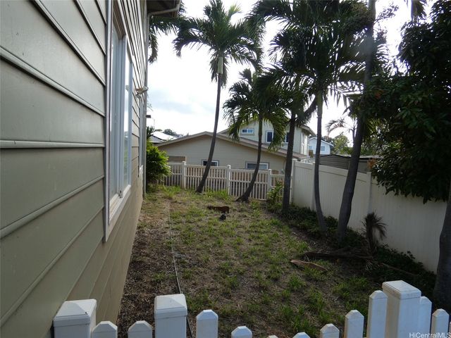 92-7049 Elele Street 18, Kapolei, HI 96707