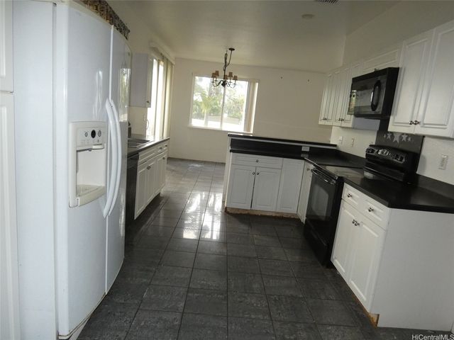 92-7049 Elele Street 18, Kapolei, HI 96707