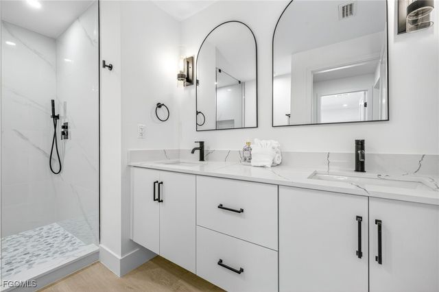 1105 Skiff PL, Sanibel, FL 33957