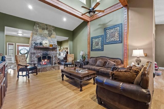 1992 Highway 105 E, Liberty, TX 77575