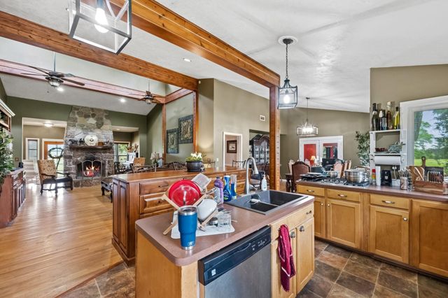 1992 Highway 105 E, Liberty, TX 77575