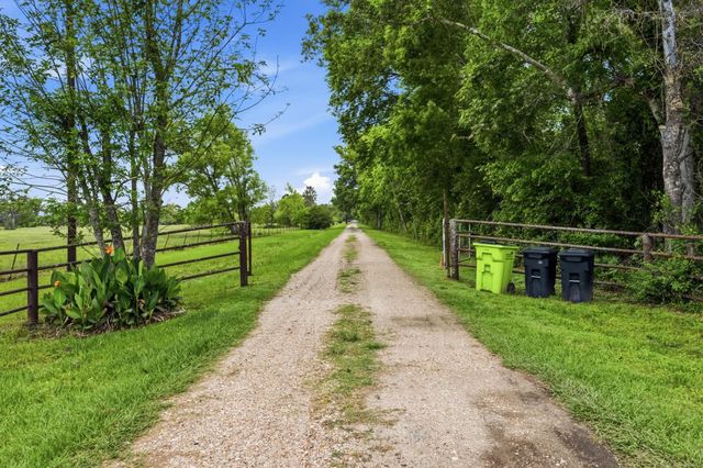 1992 Highway 105 E, Liberty, TX 77575