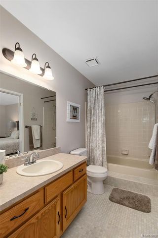 38565 Golfview Drive, Clinton Township, MI 48038