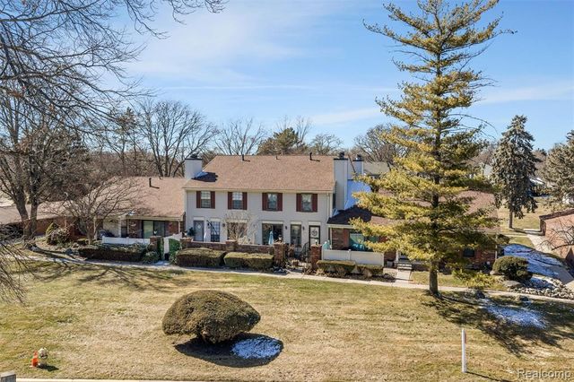 38565 Golfview Drive, Clinton Township, MI 48038